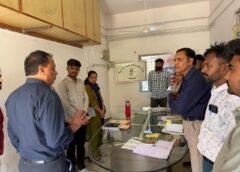 ગાંધીનગર તાલુકાના નવા ધરમપુર ગામની આકસ્મિક મુલાકાત લેતા જીલ્લા કલેકટર