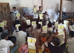 ઓલીઆંબા ગામે પ્રાકૃતિક ખેતી અંગે તાલીમમાં ખેડૂતોને ‘બીજામૃત’ બનાવવાનું પ્રત્યક્ષ નિદર્શન અપાયું