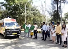 દાહોદ જિલ્લા સેવાસદનથી ધન્વંતરી આરોગ્ય રથને કલેક્ટરશ્રીએ લીલી ઝંડી બતાવી પ્રસ્થાન કરાવ્યું