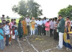 મહુવા-વાલોડ-બારડોલી વિધાનસભા વિસ્તારમાં રૂ.૩૦૦ લાખના ખર્ચે ત્રણ ઉદ્વહન સિંચાઈ યોજનાઓનું ખાતમુહૂર્ત કરતા મહુવાના ધારાસભ્ય મોહનભાઈ ઢોડિયા