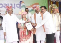 સ્વાતંત્ર્ય દિવસ નિમિત્તે દાહોદ જિલ્લાના શિક્ષણ અને રમતગમત ક્ષેત્રે શ્રેષ્ઠ સિદ્ધિ મેળવનાર પ્રતિભાઓનું સન્માન